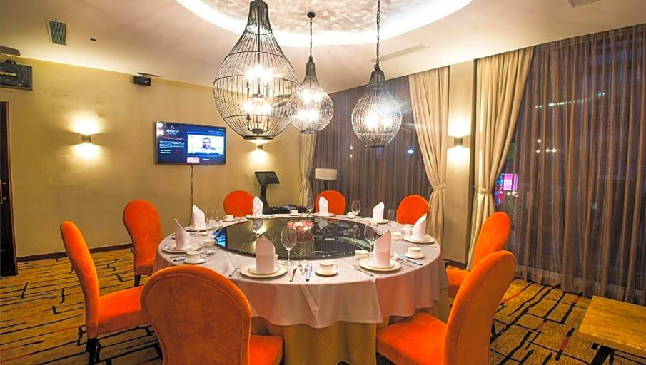 Food & Drinks 5, Almond Hotel Bassac River, Phnom Penh