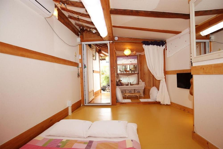 Bedroom 2, Jeonju Kotjam Hanok Pension, Jeonju