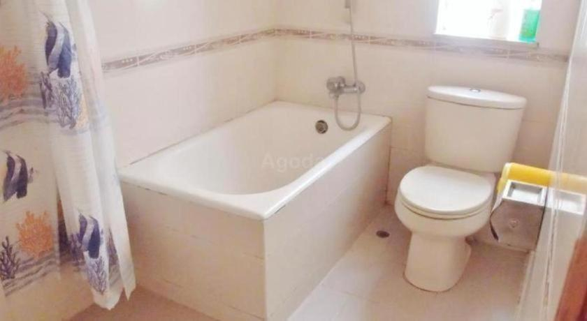 Bathroom 3, Man Va Hotel, Macao
