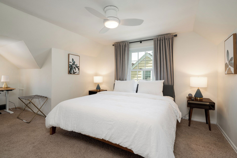 Property amenity 4, Shoreline Villa, Hennepin