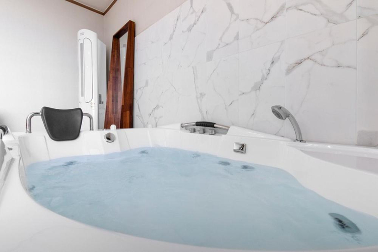 Bathroom 3, beotkkotgil jinaseo, Namhae