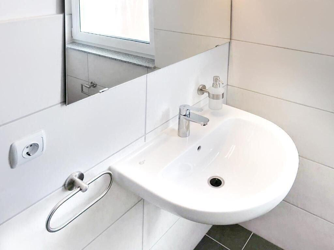Bathroom 5, bp24 Hotel Eschweiler, Städteregion Aachen
