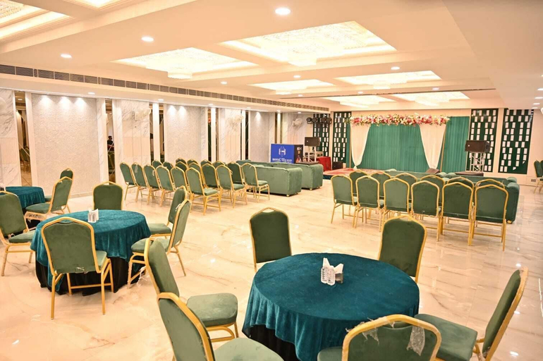 Banquet hall 2, Hotel Velvet The Ultimate, Kaushambi