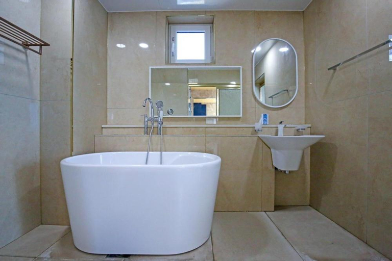 Bathroom 3, Namhae Bokkongii Seesru Ocean View Poolvilla, Namhae