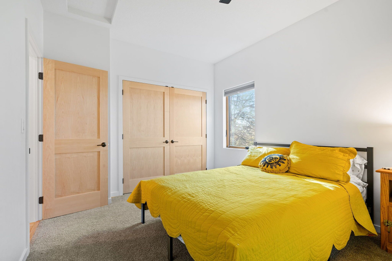 Others 3, The Happy Home, Washington