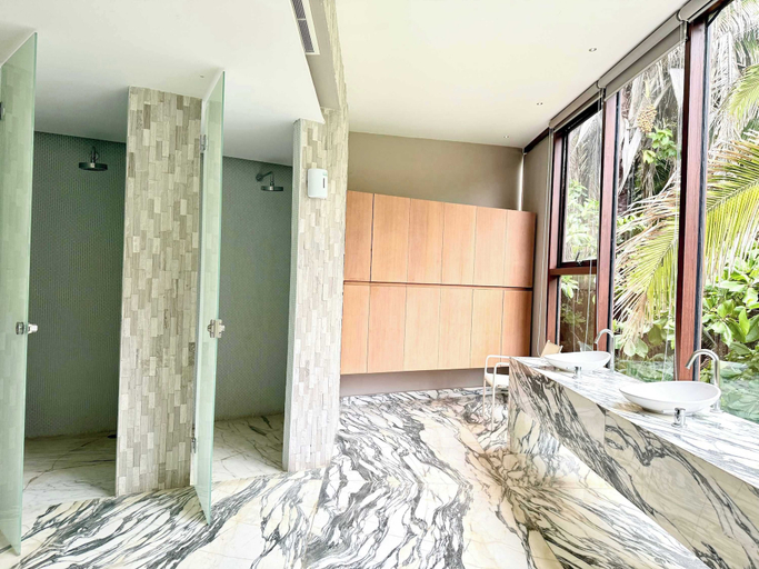 Bathroom 3, Luxury 2BR Bolongo Ocean View Private Beach, Compostela