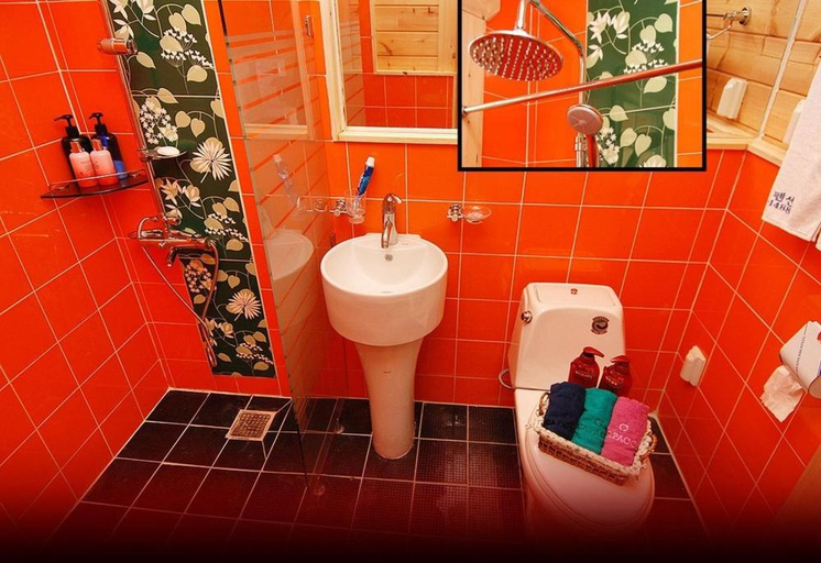 Bathroom 3, Dagagada Pension, Hwacheon