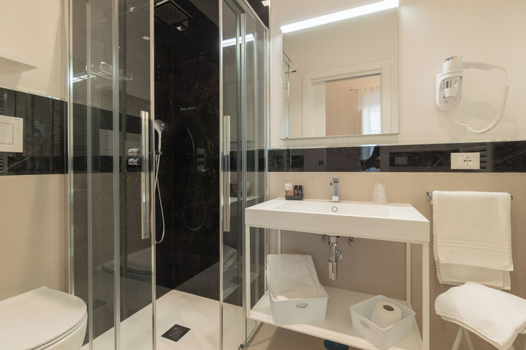 Bathroom 4, B&B "Corte Mopps" Grottaglie citta della ceramica - SPA Elysium, Taranto