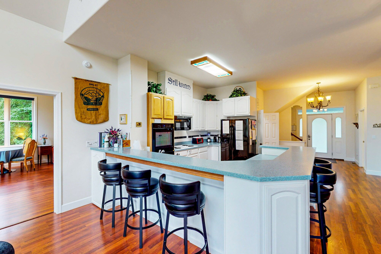 Private kitchen 5, Still Waters - Lakefront Luxury Home With Views, Dock, Home Theater & Game Room, Bedford