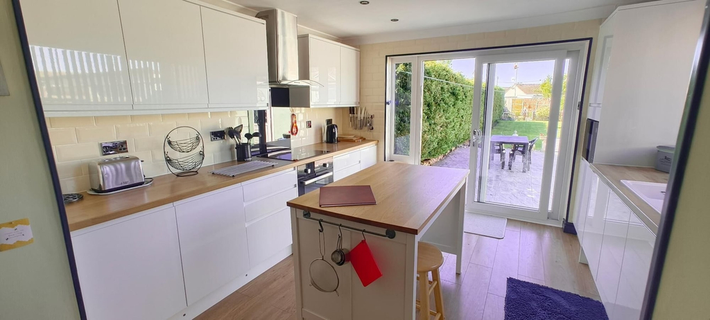 Private kitchen 4, Near Beach - Garden - Pets - Parking - Sleeps 4, Conwy