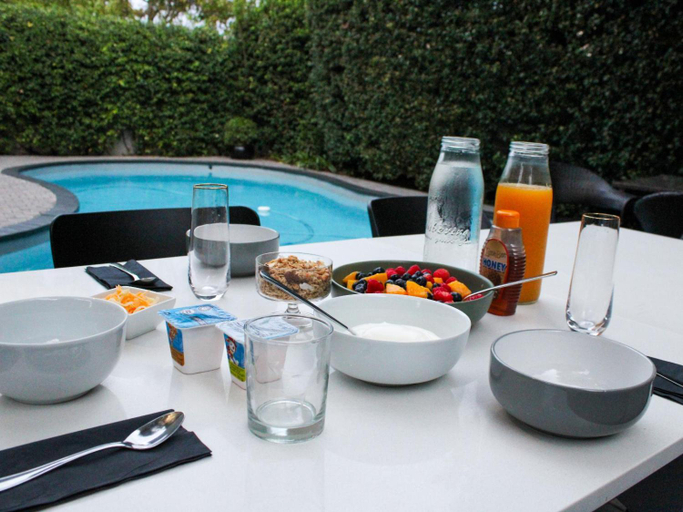 Food & Drinks, Oak Manor, City of Cape Town