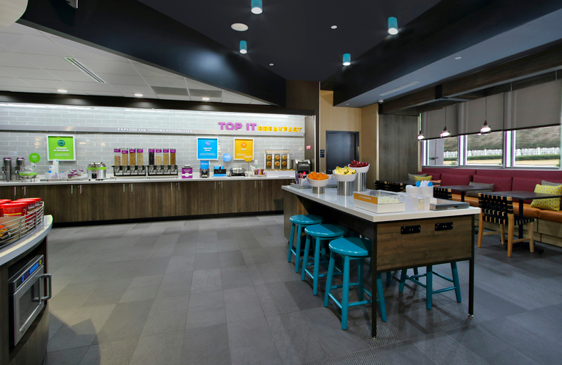 Food & Drinks 4, Tru By Hilton Mobile, Mobile