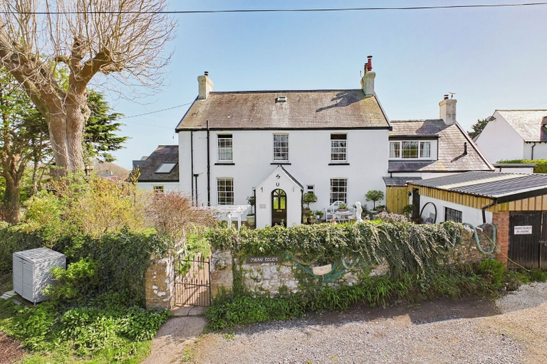 Front of property 4, Milan House - 4 Bedroom House - Port Eynon, Swansea