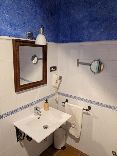 Bathroom 4, Mas Palou, Barcelona