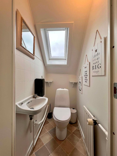 Bathroom 5, Sverres Hotel, Bornholm