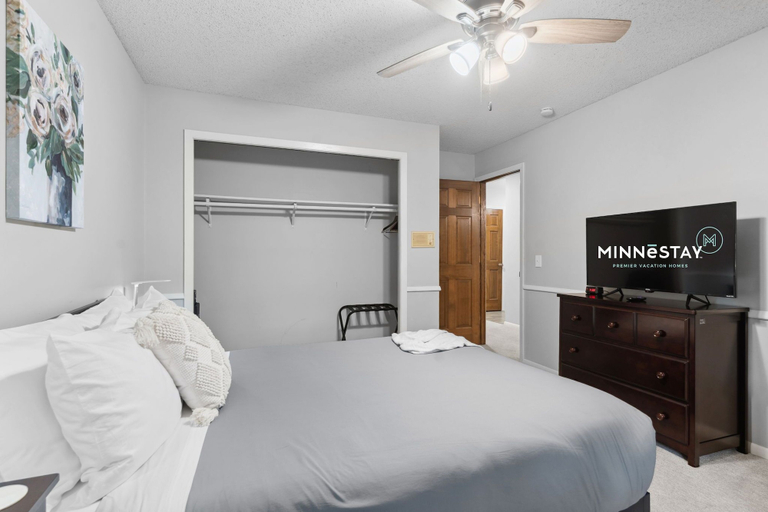 Bedroom 3, Rum River Resort In-home Pool & Sauna, Anoka