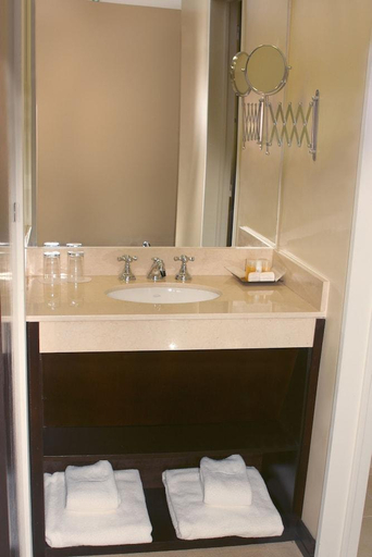 1, Rayentray Grand Hotel, Biedma