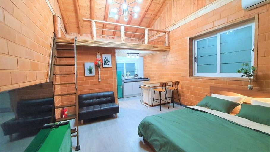 Bedroom 2, Uljeon 56 Pension, Danyang