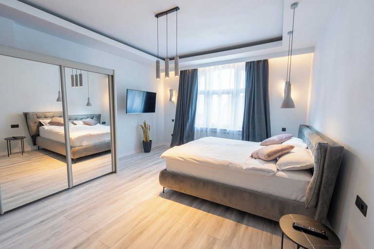 Room 3, Barrique Republicii 56, Brasov