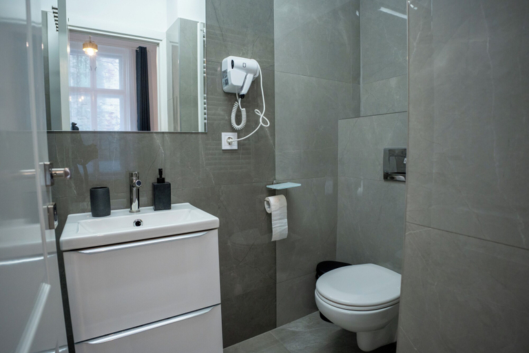 Bathroom 2, Barrique Republicii 16, Brasov