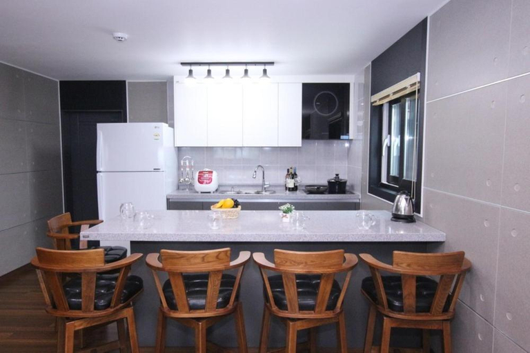 Others 3, Uljin blue ara B pension, Uljin
