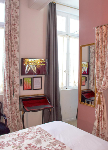 Bedroom 2, La Flute enchantee, Aube