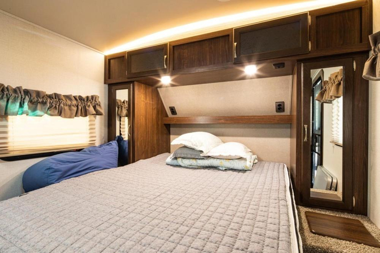 Bedroom 1, Youseongnongwon Caravan, Cheonan
