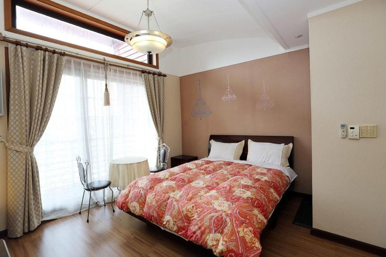 Bedroom 2, Milart Pension, Taean
