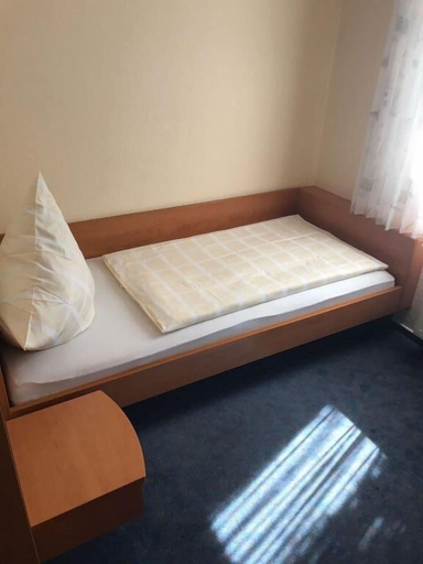 Bedroom 3, Hotel Montan, Duisburg