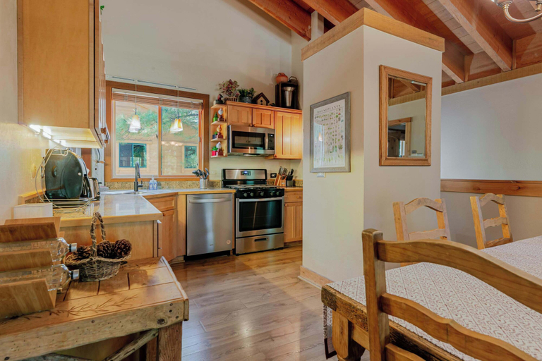 Private kitchen 4, The Golden Bend Cozy Stay, Placer