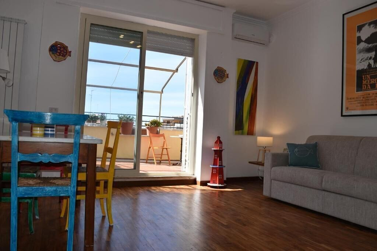 Living area 2, Lighthouse, Roma