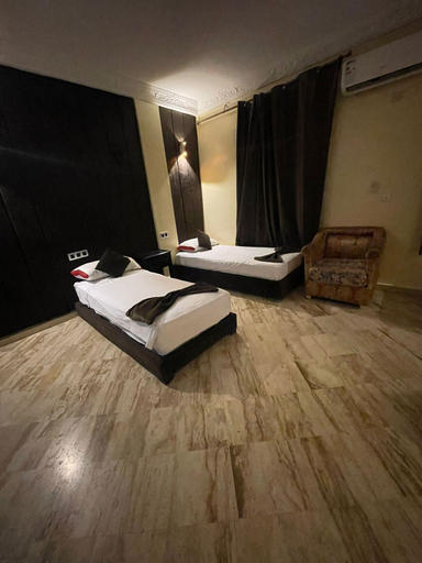 Room 3, Singapour Hotel, Casablanca