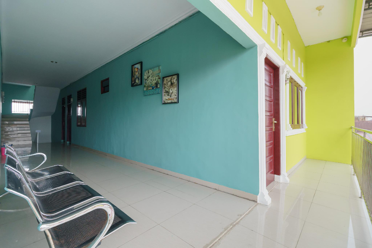 Public Area 4, RedDoorz Syariah near UISU Medan, Medan