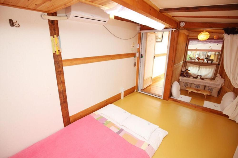 Bedroom 2, Jeonju Kotjam Hanok Pension, Jeonju