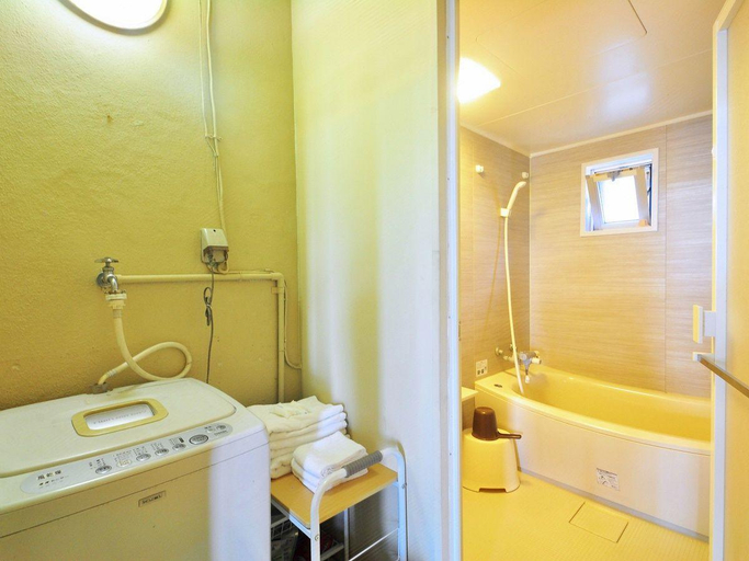 Bathroom 2, Pension Coral, Nakijin