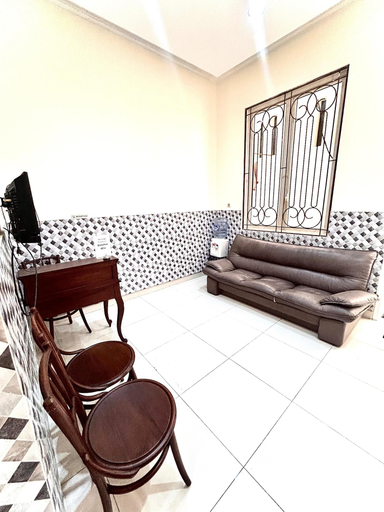 Living area 4, Emerald Inn Karawaci, Tangerang