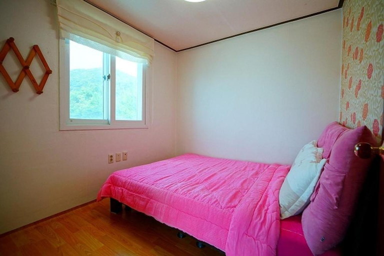 Bedroom 2, Byeonsanbando Soriseom Pension, Buan