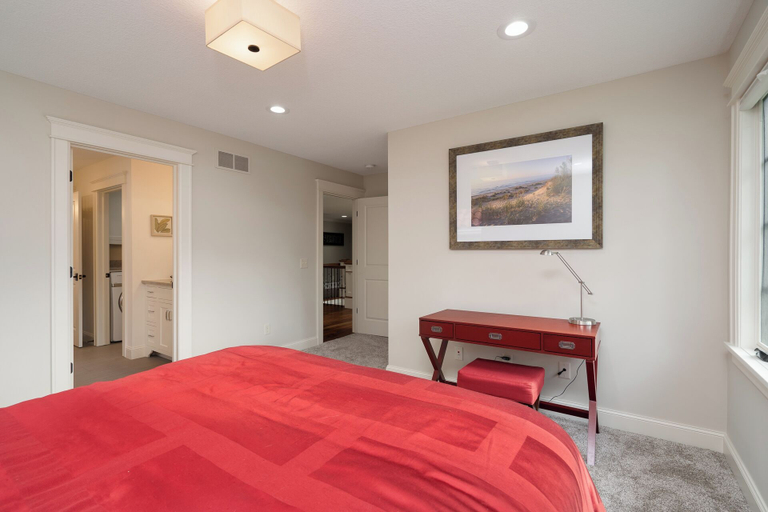 Bedroom 4, Dean Parkway Estate, Hennepin
