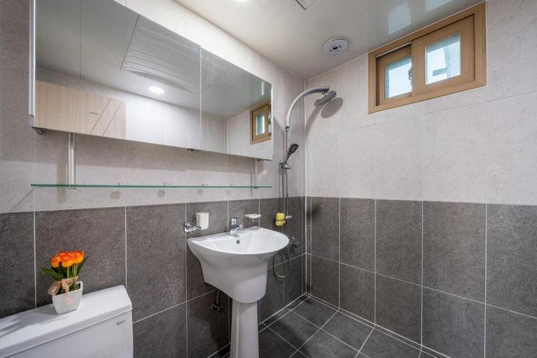 Bathroom 3, Yeoncheon Shineunsigan Pension, Yeoncheon