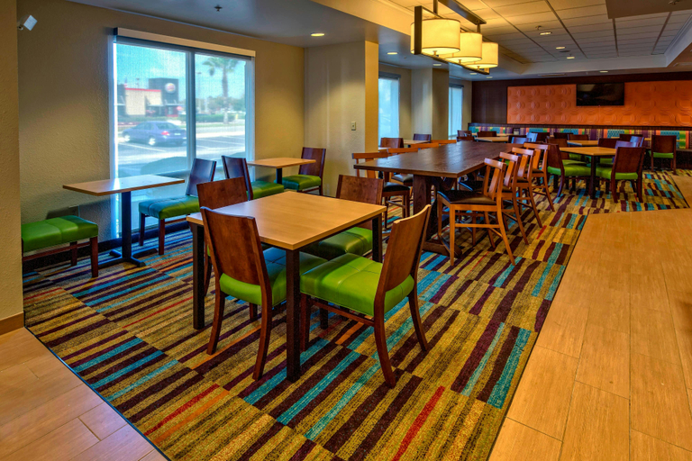 Food & Drinks 5, Fairfield Inn Suites By Marriott Near Universal Orlando, Orange