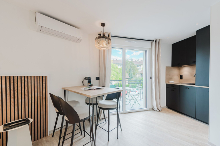 Others 3, Neostelia, Haute-Savoie