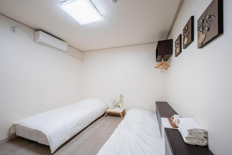 Bedroom 2, Yeoncheon Shineunsigan Pension, Yeoncheon