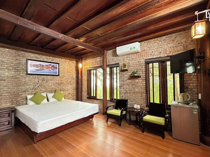Room 2, Hometown Wooden 5 BRS Pool Villa Hoi An, Da Nang