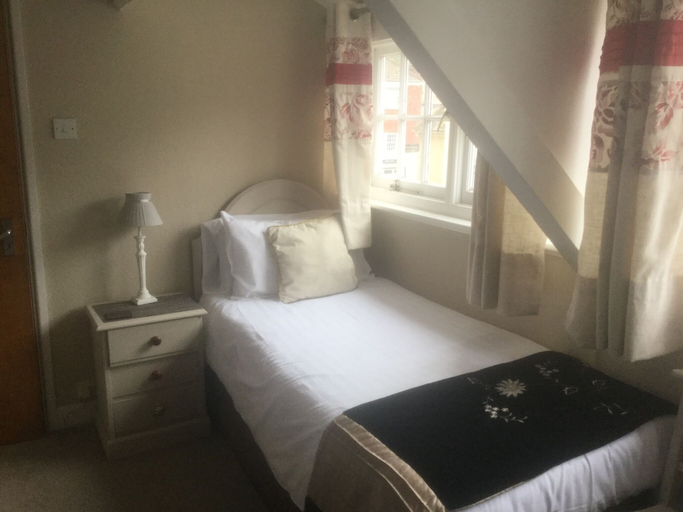 Bedroom 2, The Ship Inn, Cornwall