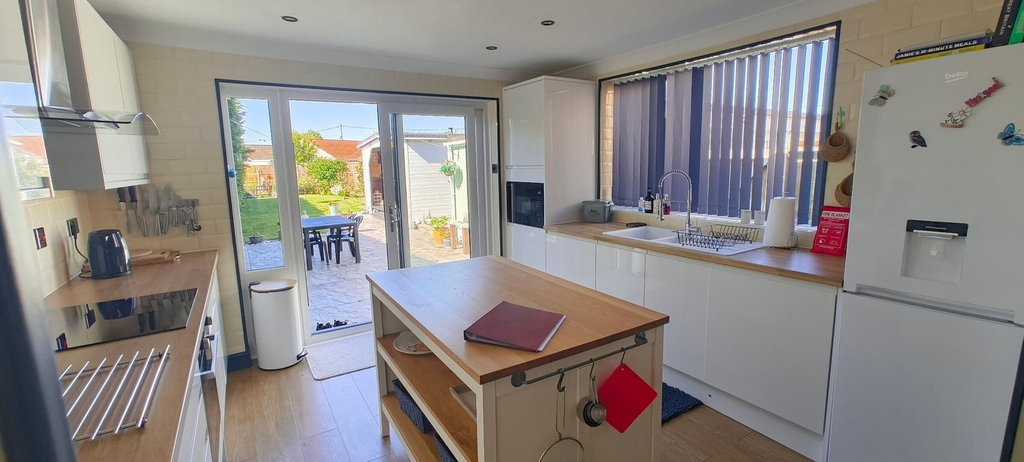 Private kitchen 3, Near Beach - Garden - Pets - Parking - Sleeps 4, Conwy