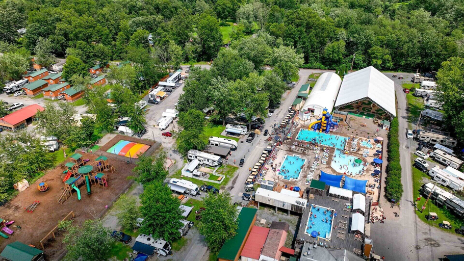 Exterior 4, Splash Magic RV Resort, Northumberland