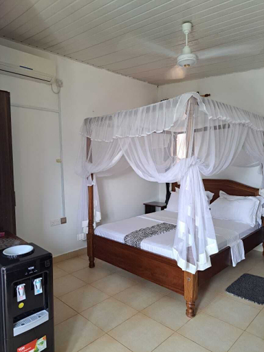 Room 2, Taraji Suites Diani, Msambweni