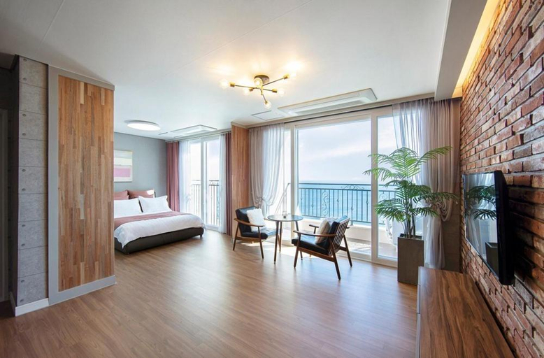 Bedroom 1, Yeongduk Brie Pension, Yeongdeok