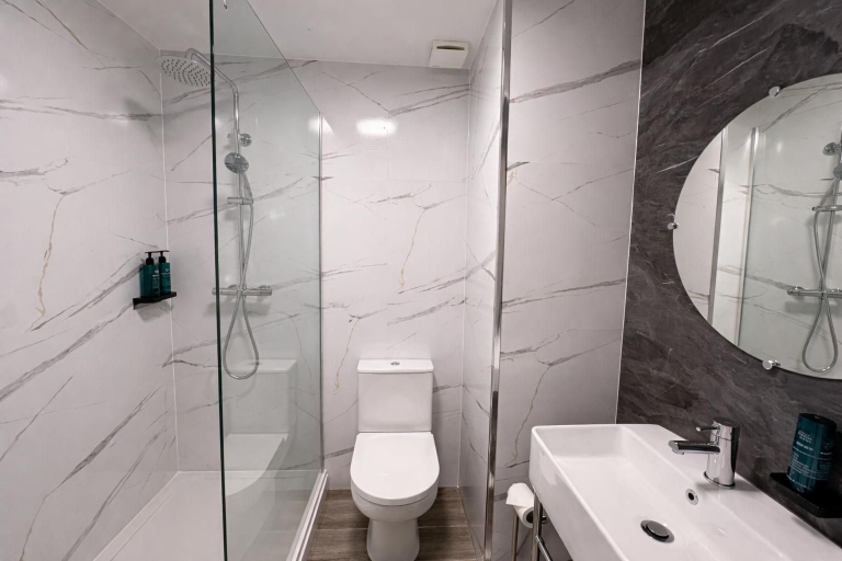 Bathroom 4, The Regency Hotel Solihull, Solihull
