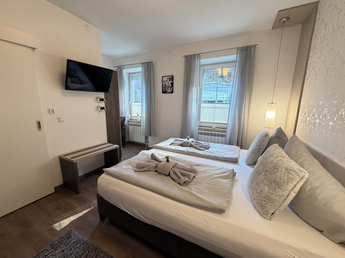 Bedroom 4, AMADEA - Cityhotel Salzburg, Salzburg